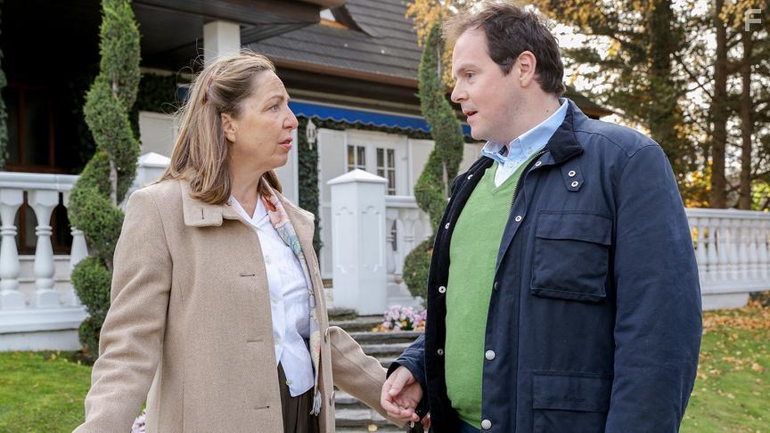 Susi Stach and Thomas Mraz in Vorstadtweiber (2015)