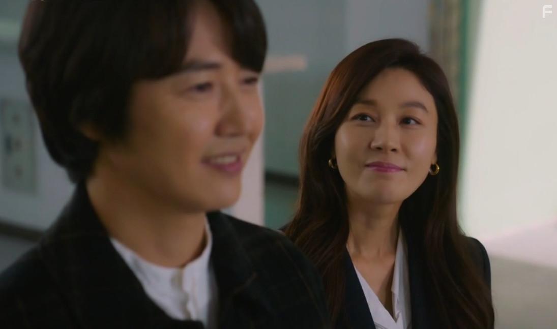 Sang-Hyun Yoon and Ha-neul Kim in Eitin Eogein (2020)