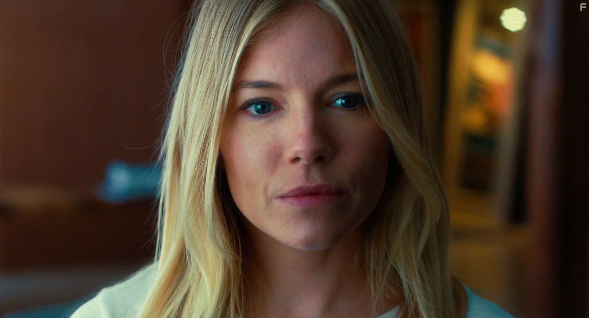 Sienna Miller in The Private Life of a Modern Woman (2017)