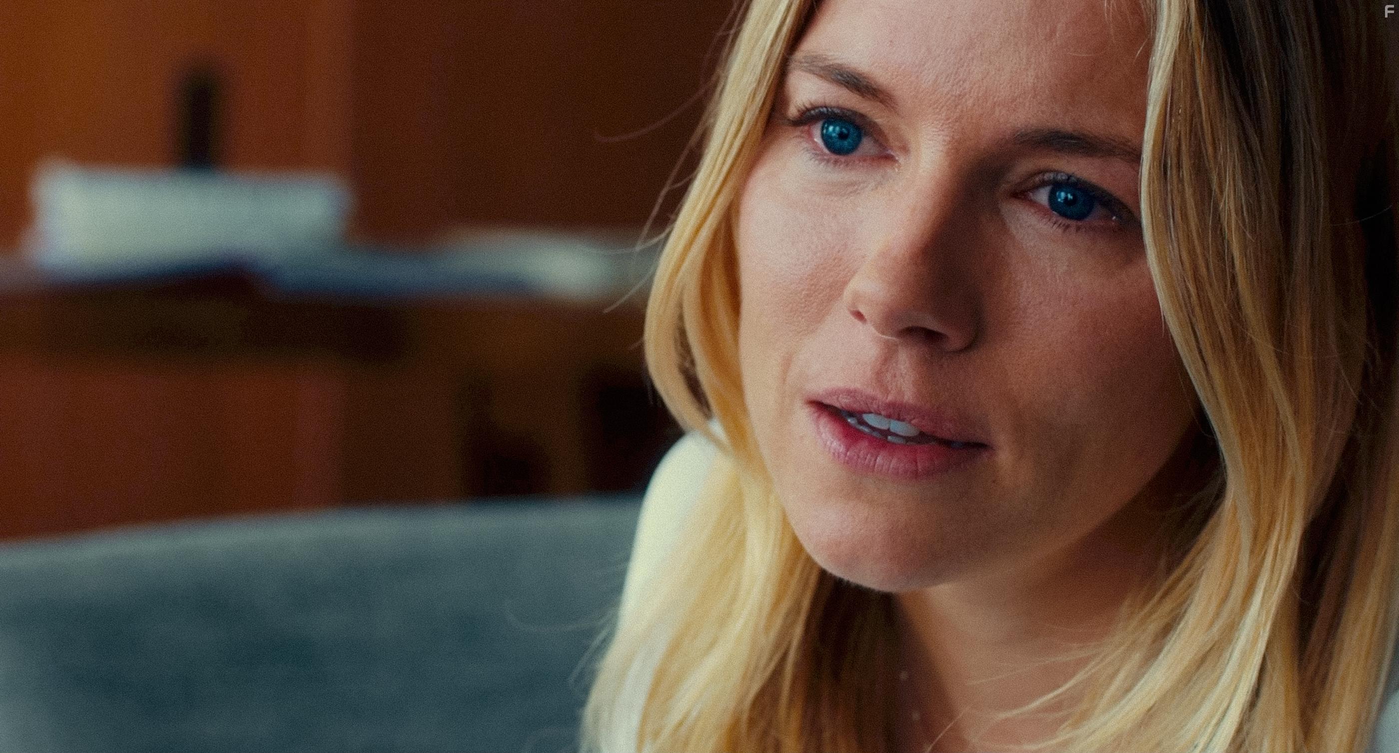 Sienna Miller in The Private Life of a Modern Woman (2017)