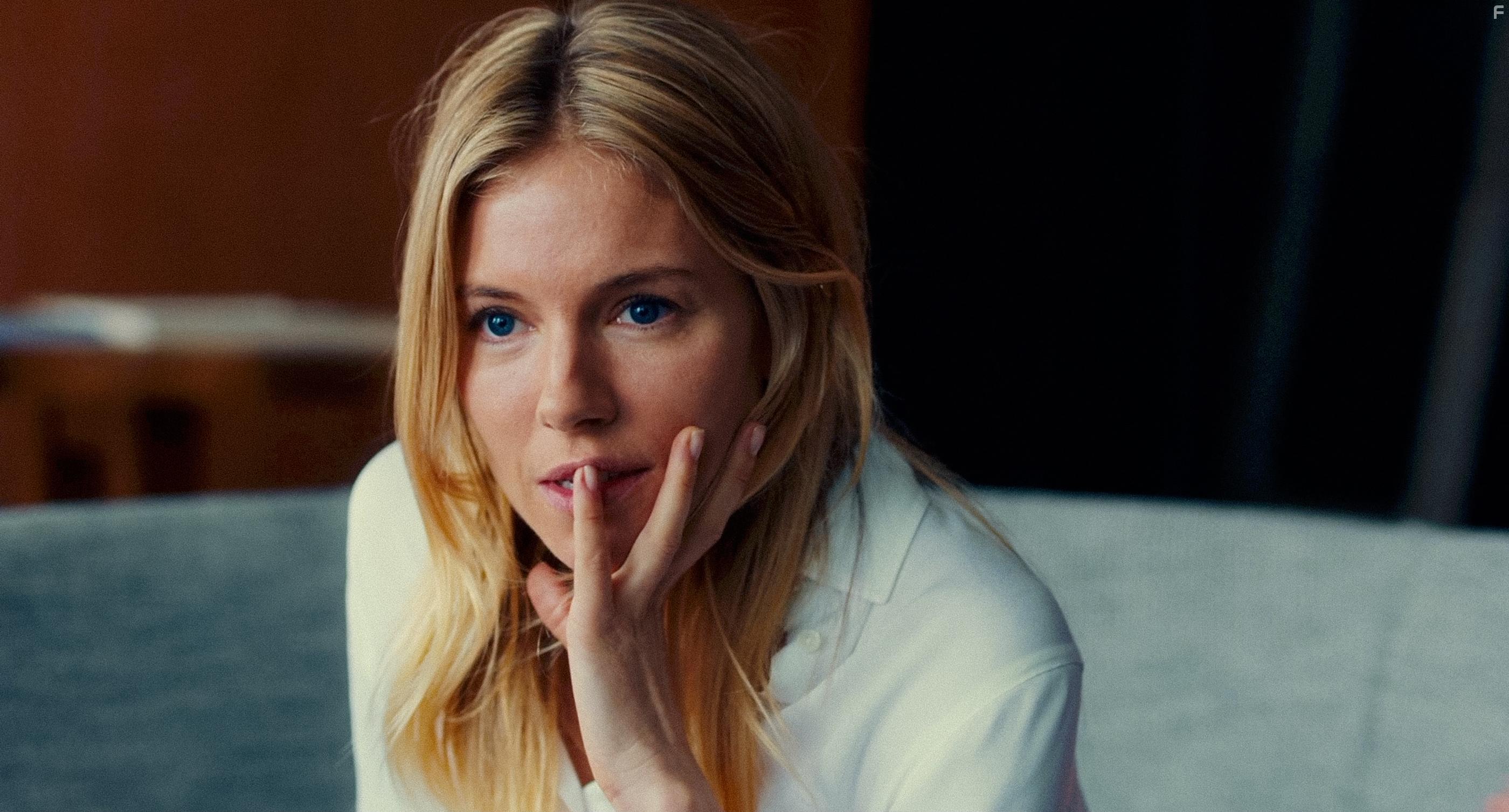 Sienna Miller in The Private Life of a Modern Woman (2017)