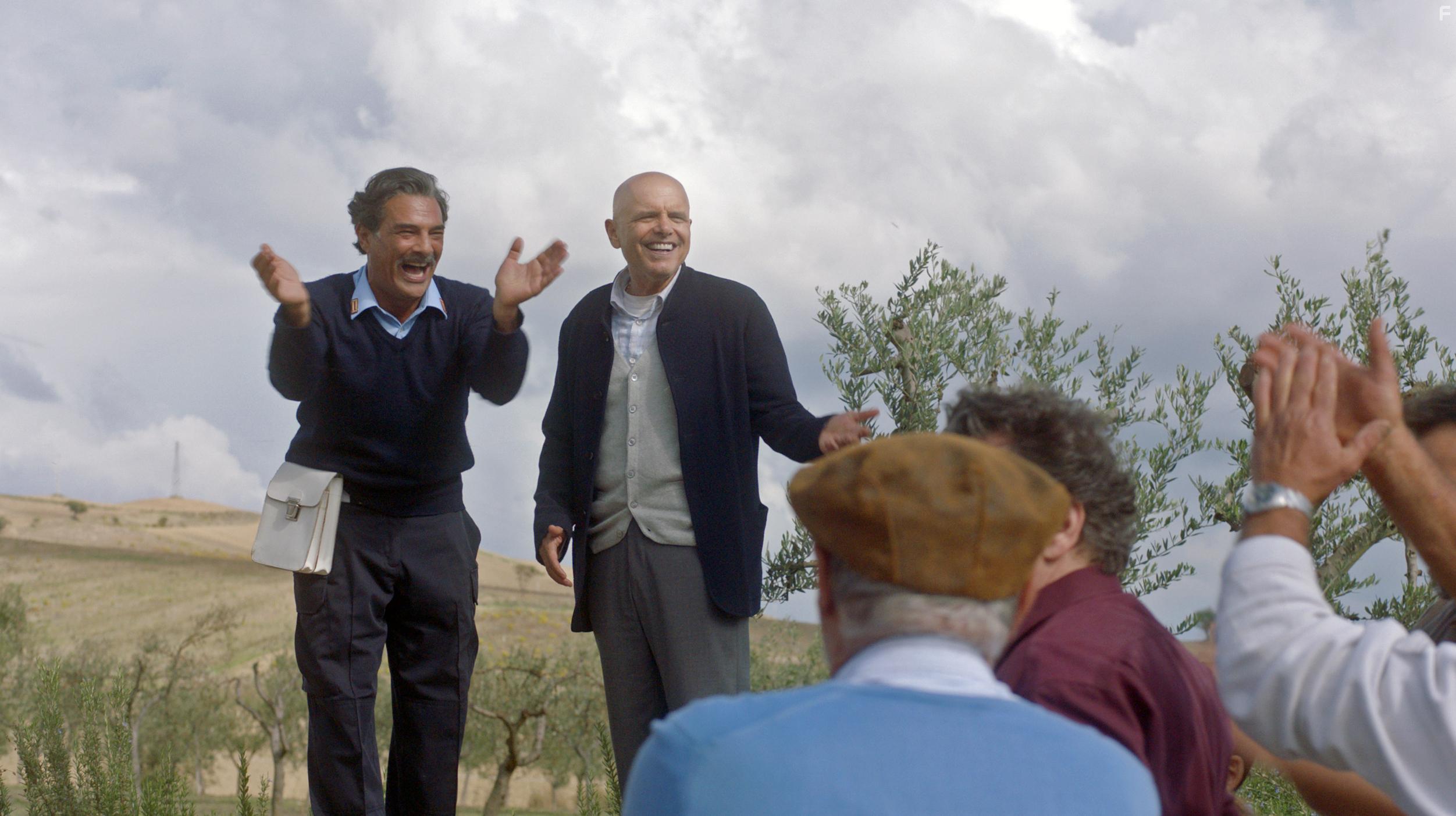 Joe Pantoliano and Marco Leonardi in From the Vine (2019)