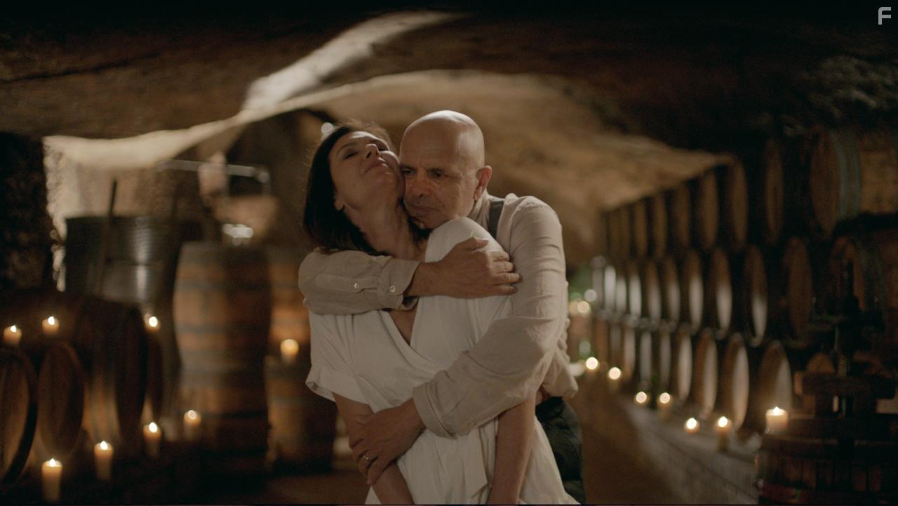 Joe Pantoliano and Wendy Crewson in From the Vine (2019)