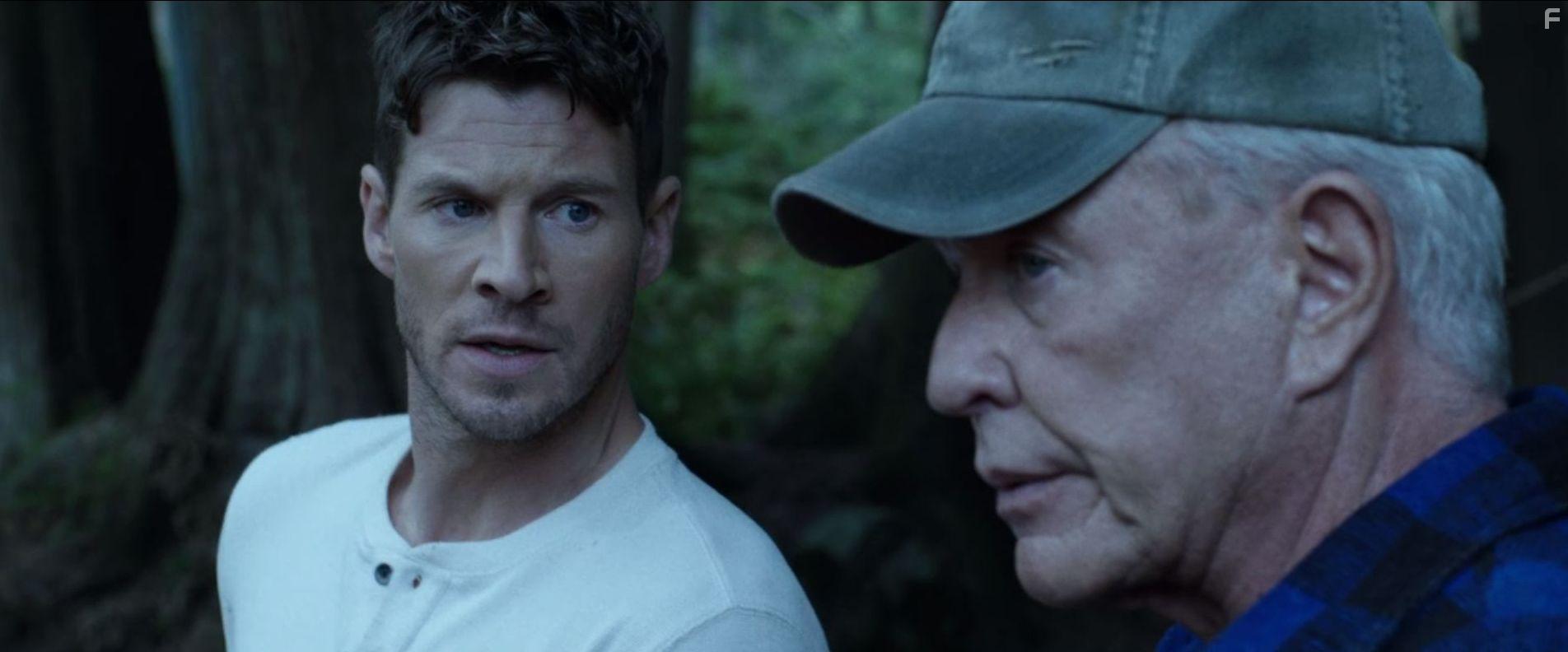 Tom Berenger and Chad Michael Collins in Sniper: Assassin's End (2020)