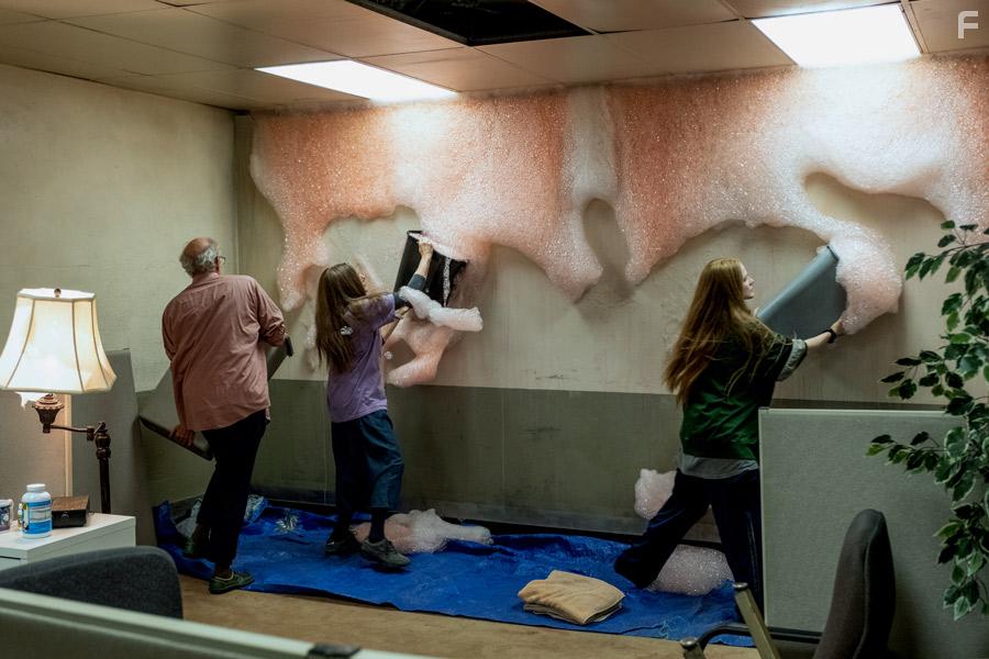 Debra Winger, Richard Jenkins, and Evan Rachel Wood in Kajillionaire (2020)