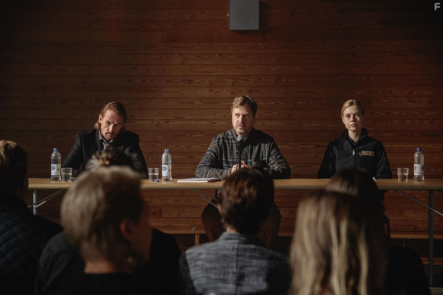 Johan Hedenberg and Angelina Hkansson in Cryptid (2020)