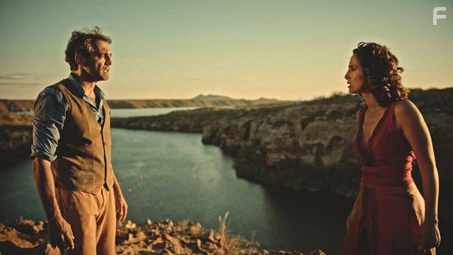 Domingos Montagner e Camila Pitanga in VELHO CHICO (2016)