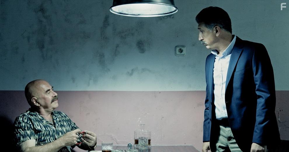 Ezel Akay and Cem Davran in Yarim Kalan Asklar (2020)