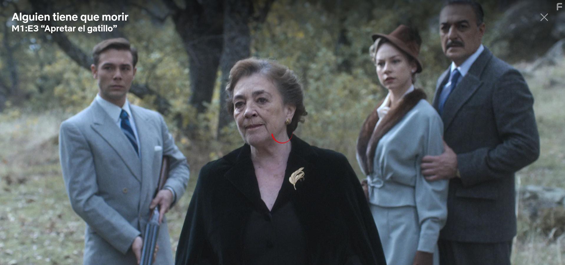 Carmen Maura, Juan Carlos Vellido, Carlos Cuevas, and Ester Expsito in Alguien tiene que morir (2020)