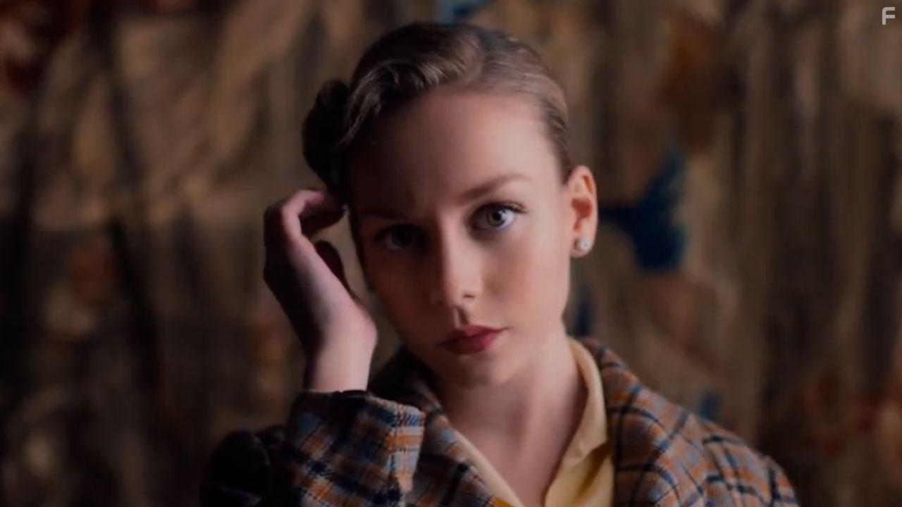 Ester Expsito in Alguien tiene que morir (2020)