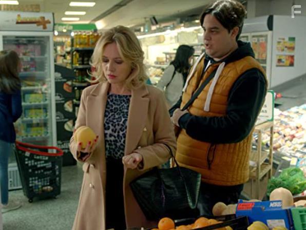 Pilar Castro and Carlos Gonzlez in Seoras del (h)AMPA: Alto! O la seora dispara (2020)