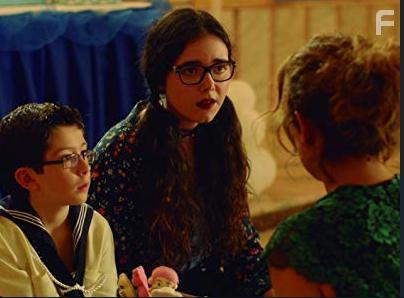 Toni Acosta, Miguel Rivera, and Marina de Miguel in Seoras del (h)AMPA: Seoras pilladas (2019)