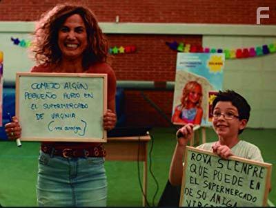 Toni Acosta and Miguel Rivera in Seoras del (h)AMPA: Seoras contra seoras (2019)