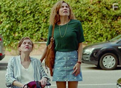 Nuria Gonzlez and Toni Acosta in Seoras del (h)AMPA: Seoras que mienten (2019)