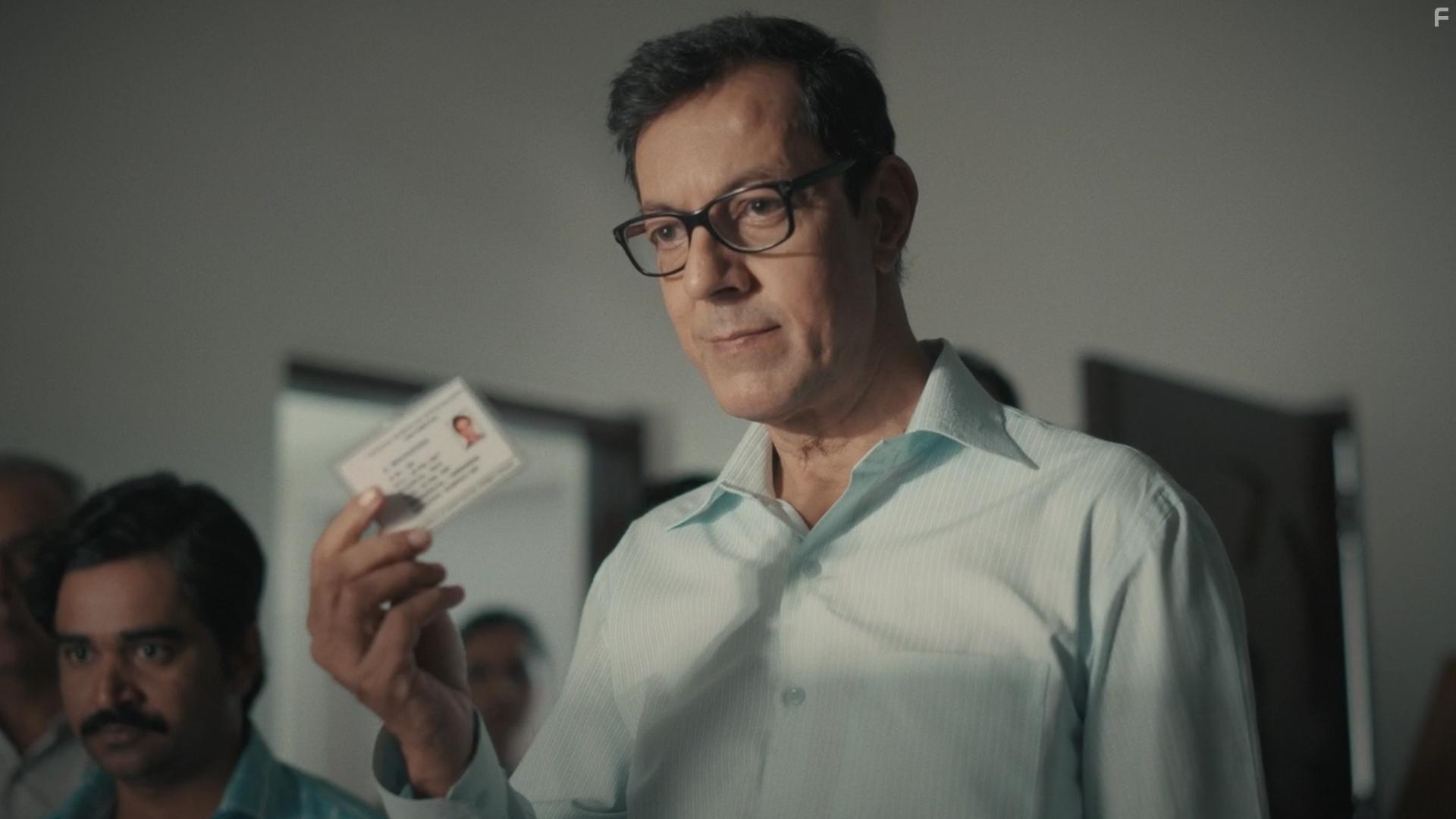Rajat Kapoor in SCAM 1992: The Harshad Mehta Story (2020)