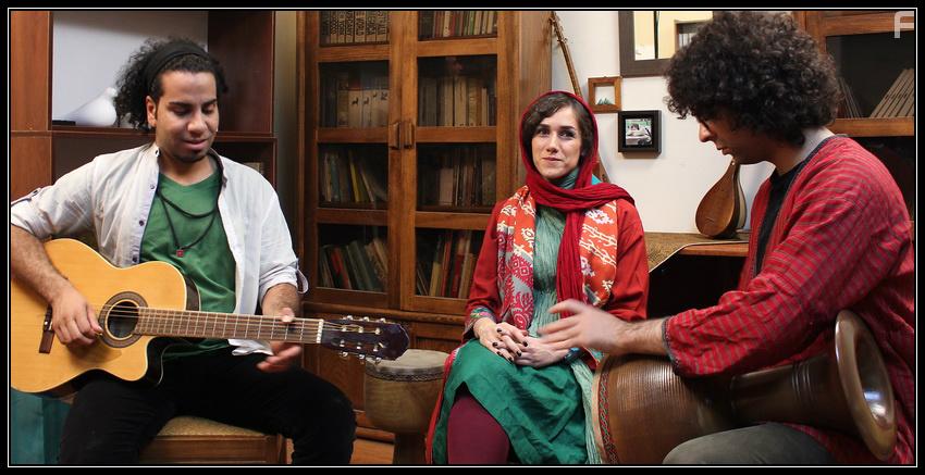 Darya Yaseri, Farzad Fakhrizadeh, and Kaveh Eydi in A Billion to One (2017)