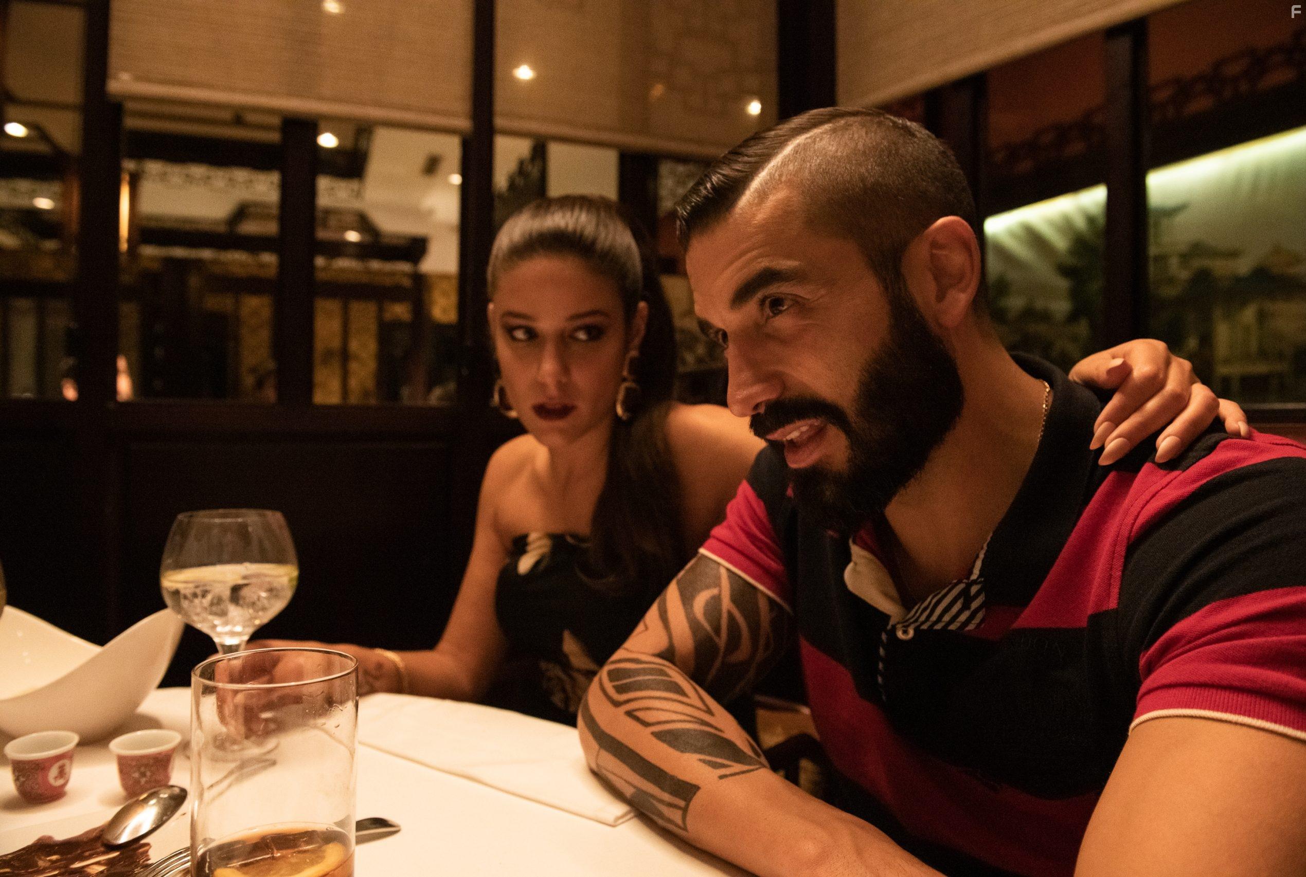 lex Garca and Iria del Ro in Antidisturbios (2020)