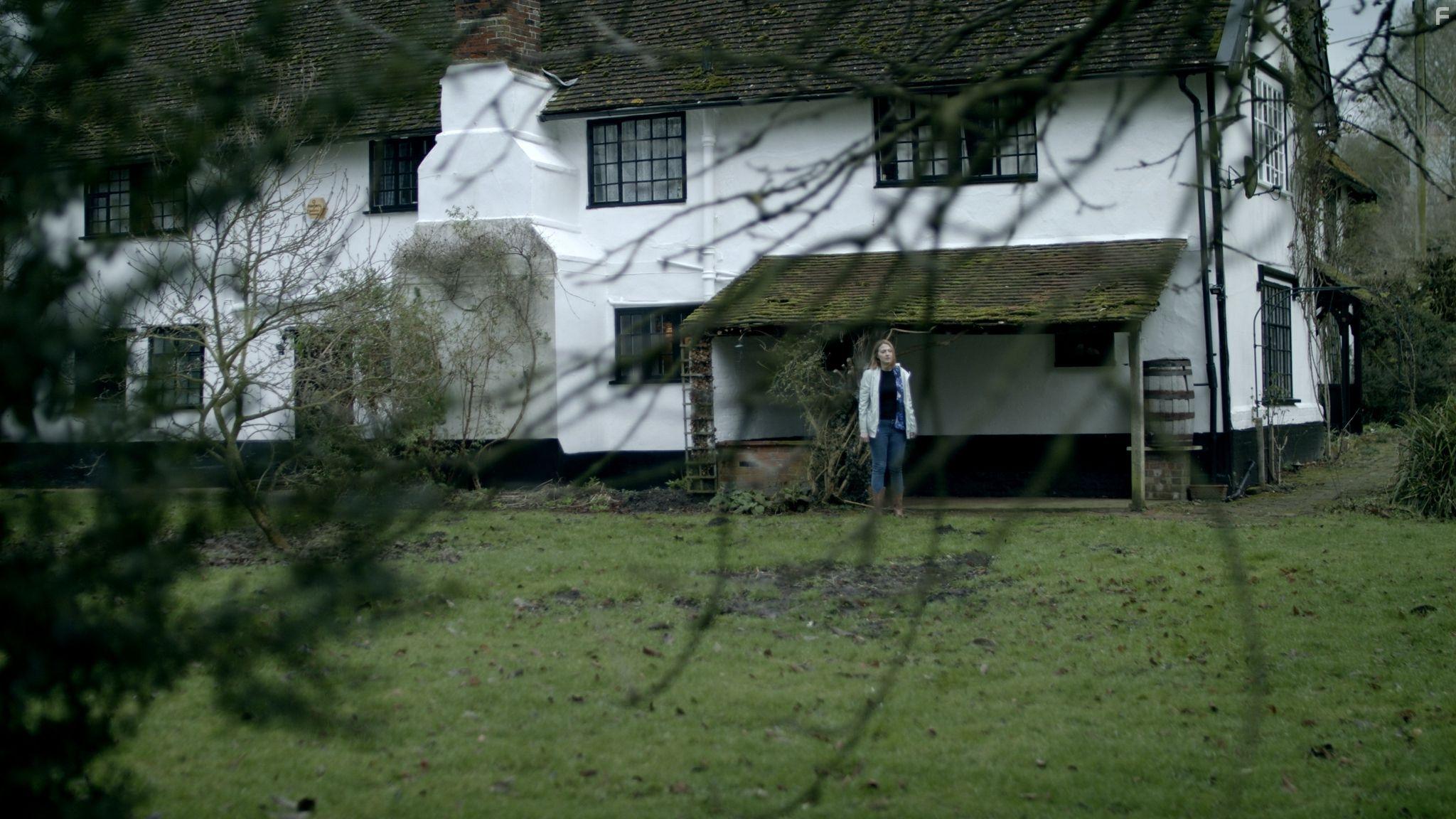 Stephanie Lodge in The Watcher 2 (2020)