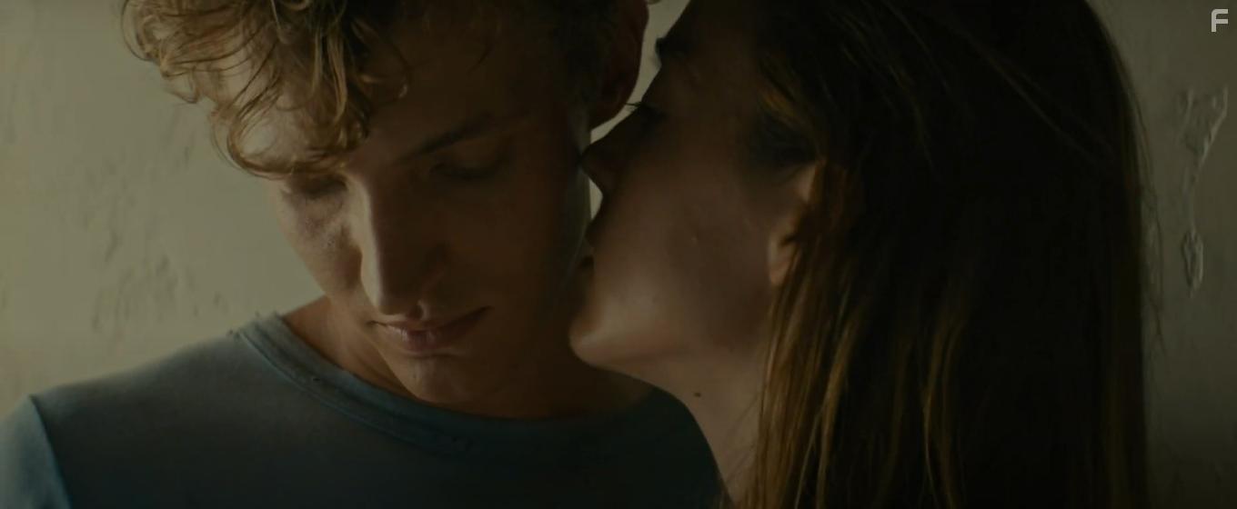 Aliocha Schneider and Garance Marillier in Pompi (2019)