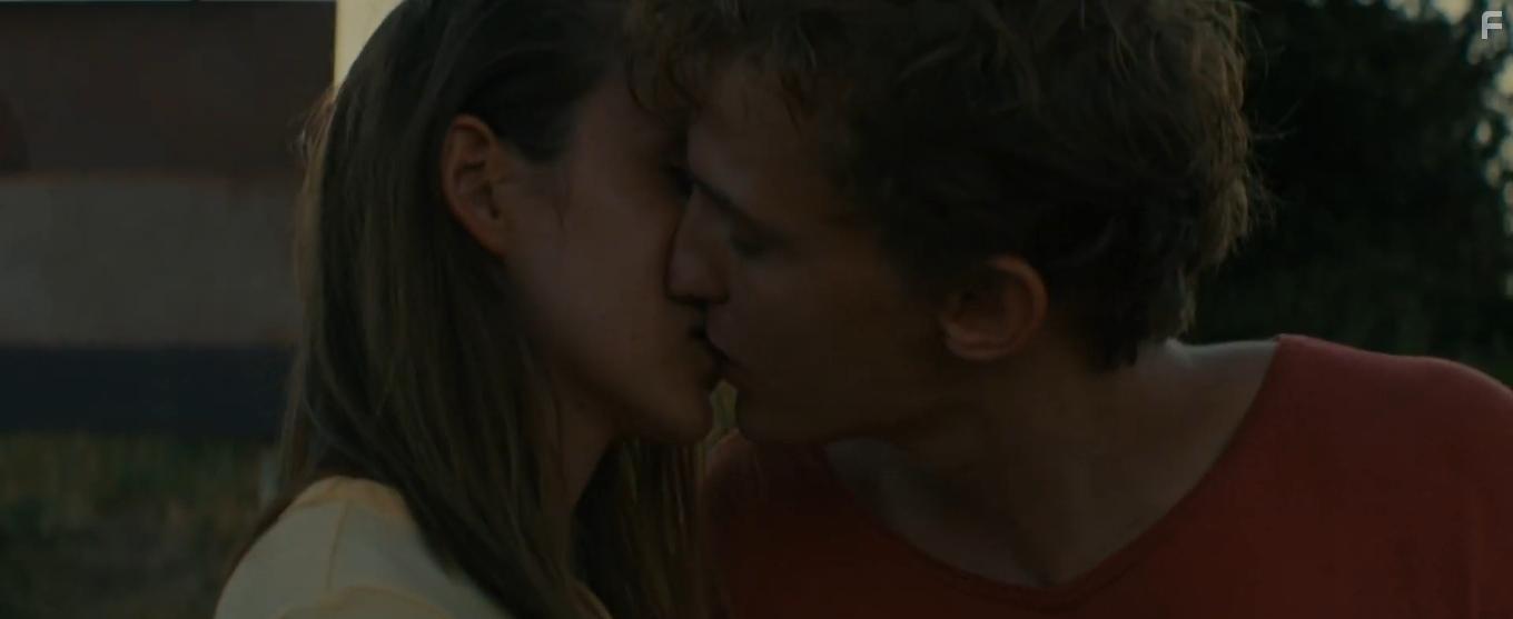 Aliocha Schneider and Garance Marillier in Pompi (2019)