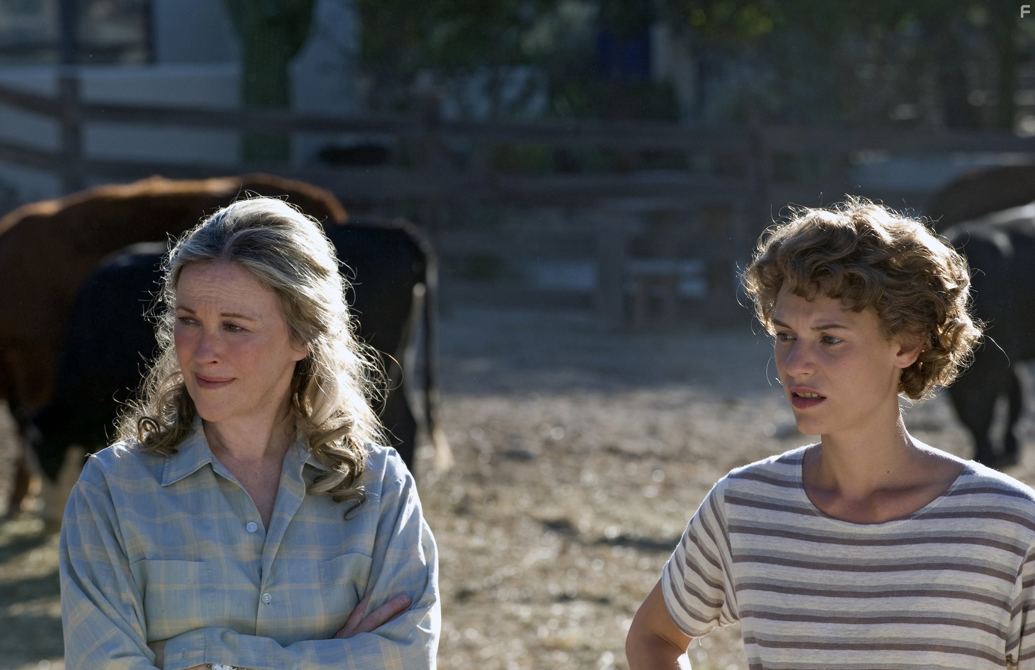 Claire Danes and Catherine O'Hara in Тэмпл Грандин (2010)