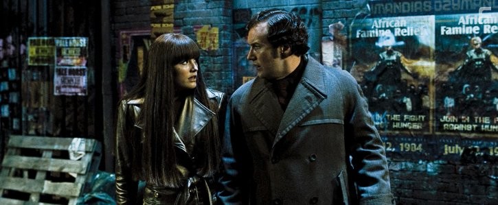 Malin Akerman and Patrick Wilson in Хранители (2009)