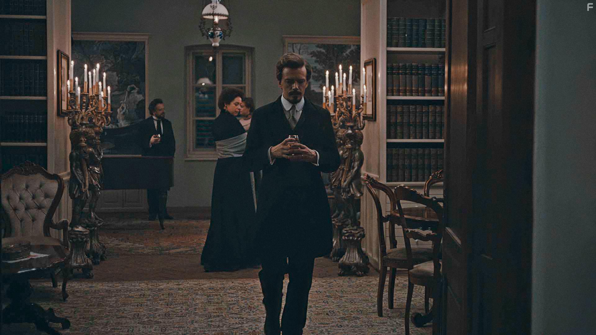 Agathe Bosch, Frdric Schulz-Richard, Ugo Broussot, and Marina Palii in Malmkrog (2020)