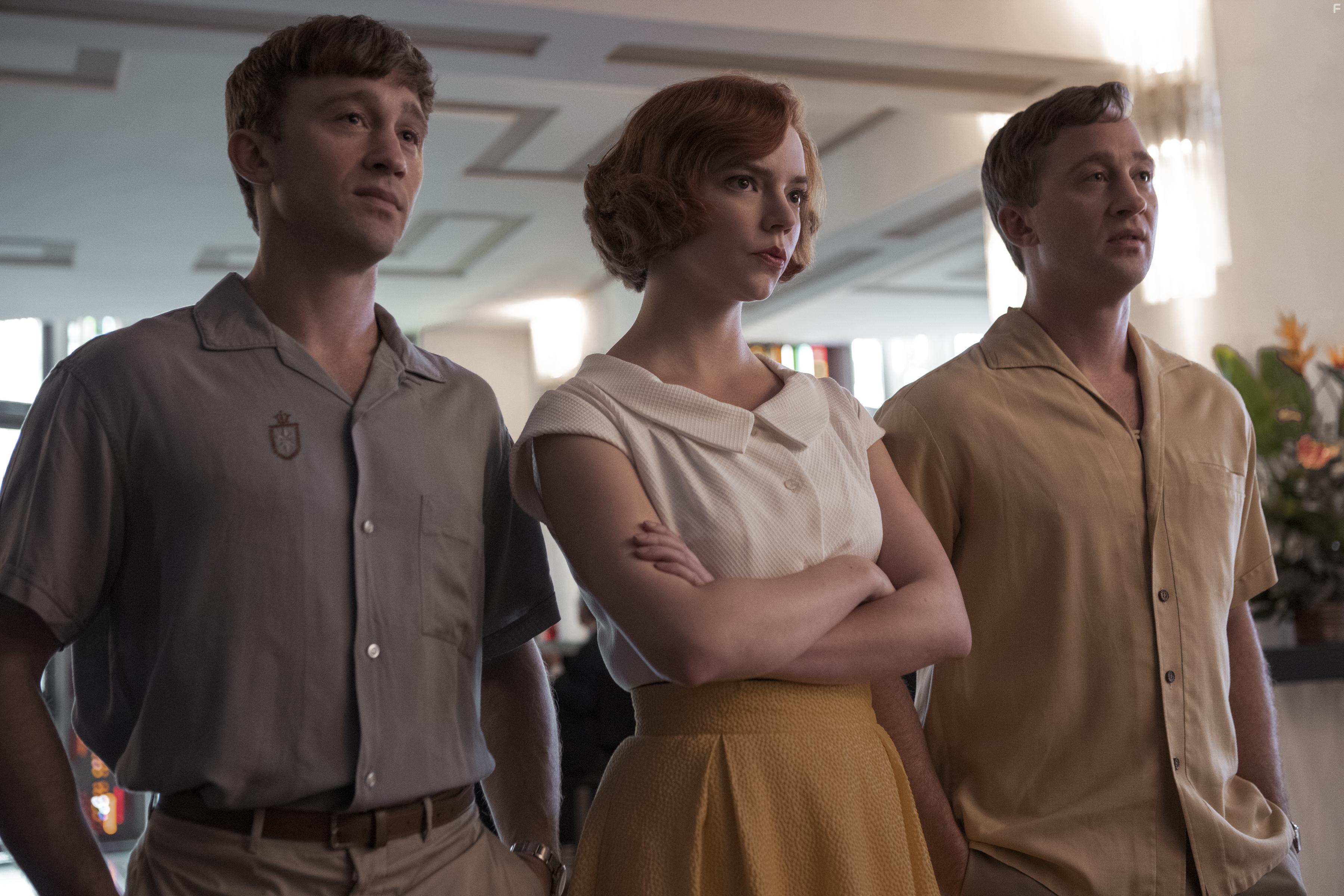 Russell Dennis Lewis, Matthew Dennis Lewis, and Anya Taylor-Joy in The Queen's Gambit (2020)