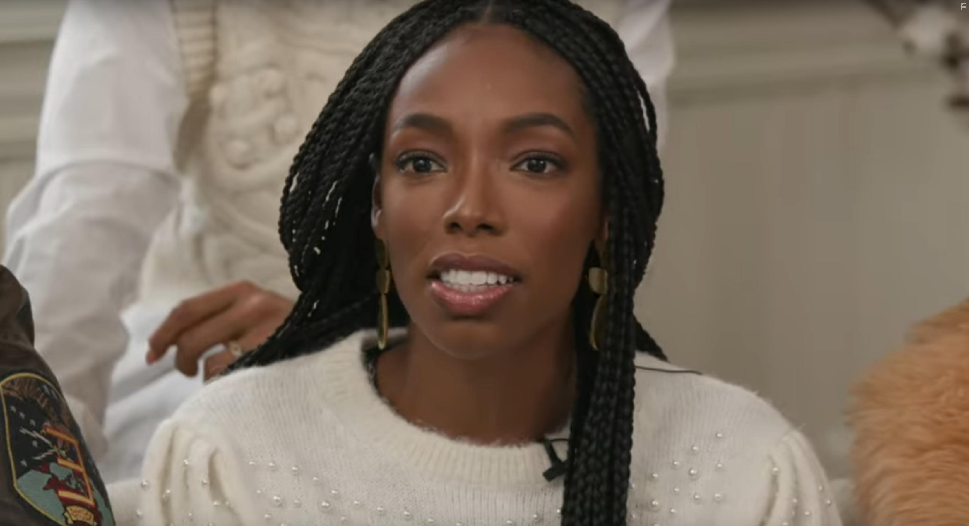 Elle Lorraine in Bad Hair (2020)