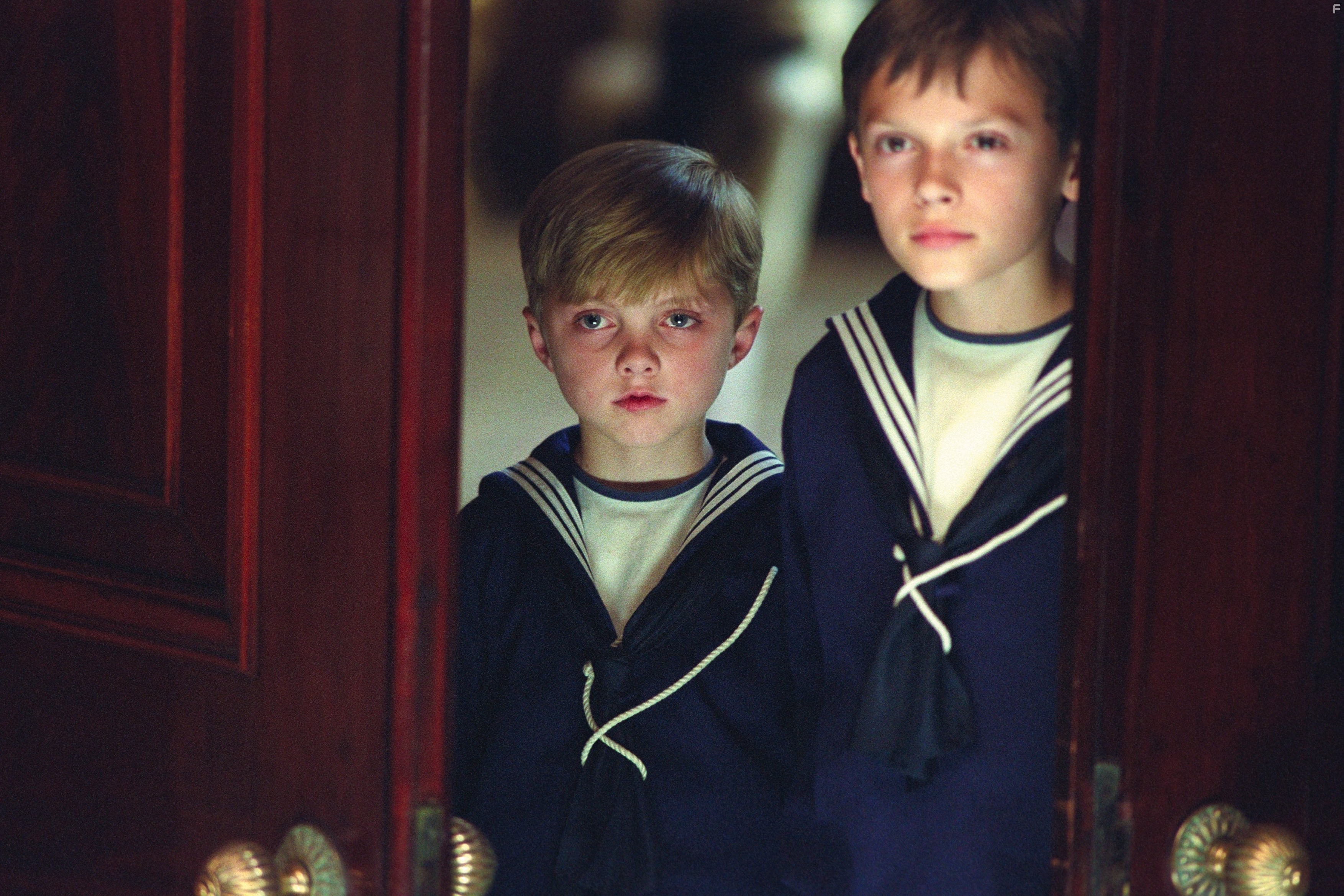 Daniel Williams and Brock Everitt-Elwick in Потерянный принц (2003)