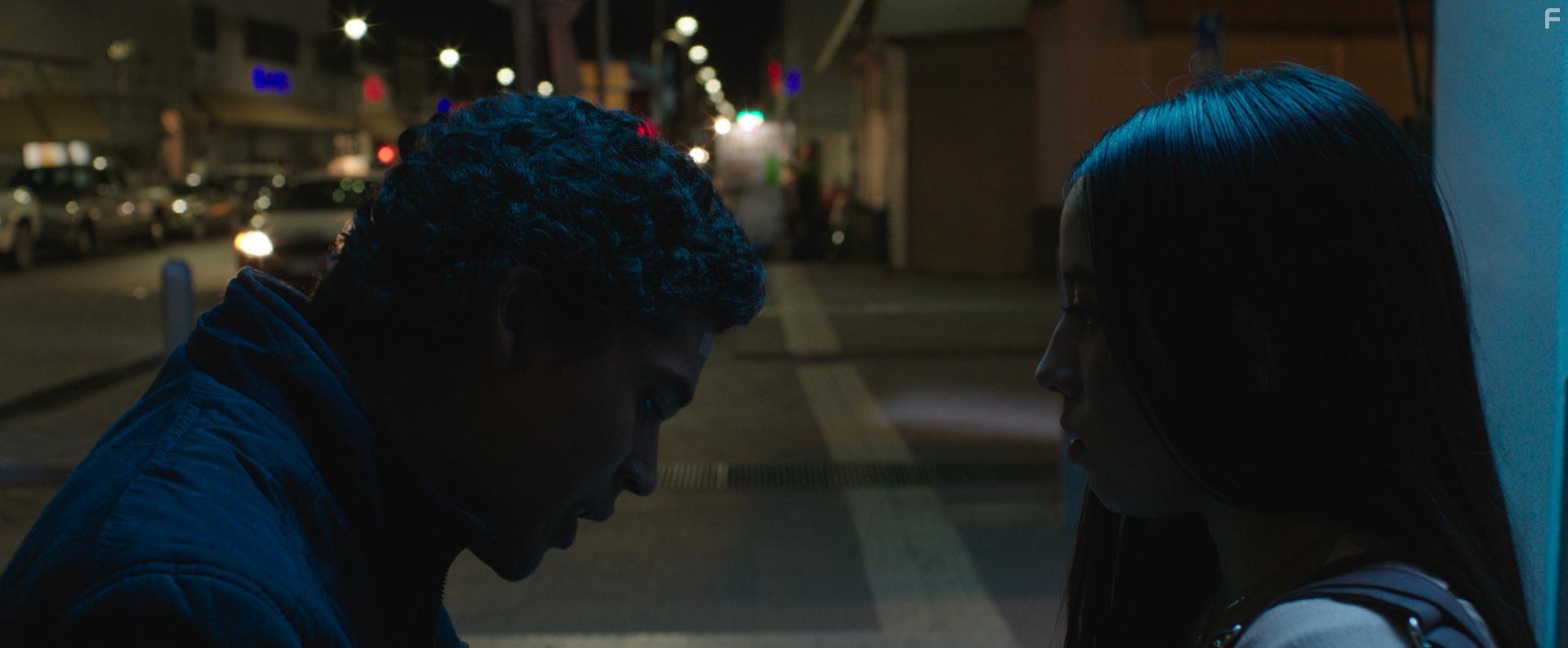 Benny Emmanuel and Rene Sabina in Detrs de la Montaa (2018)