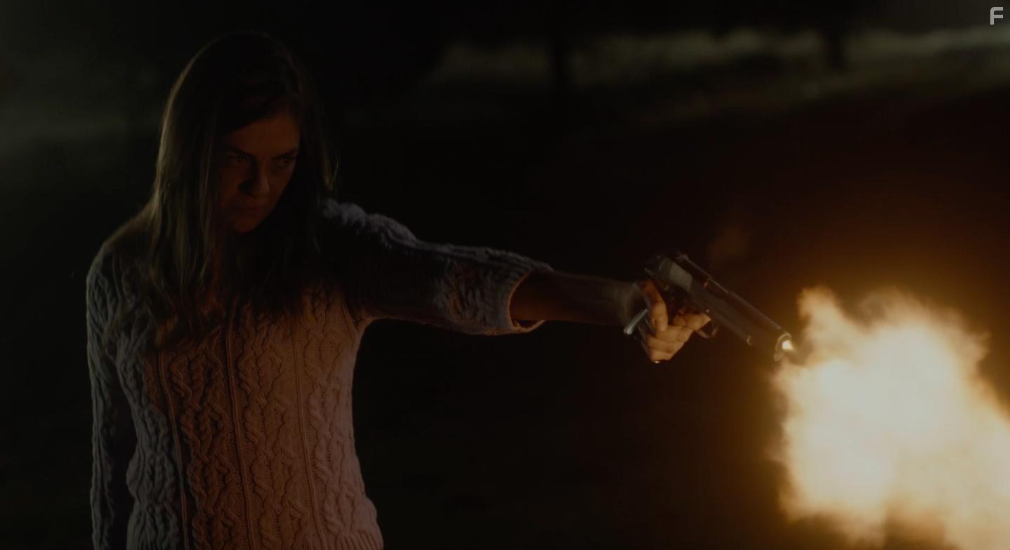 Still of Ariana Ron Pedrique in Dos Lagos