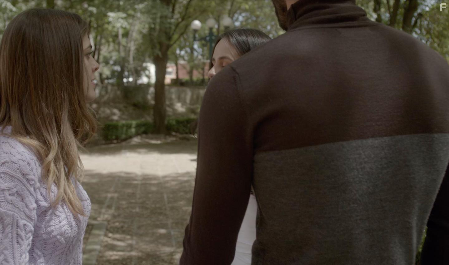 Still of Ariana Ron Pedrique in Dos Lagos