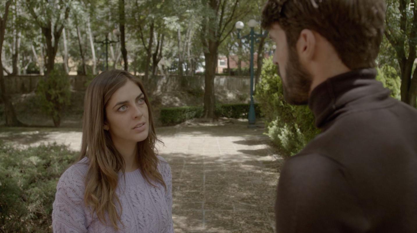 Still of Ariana Ron Pedrique in Dos Lagos