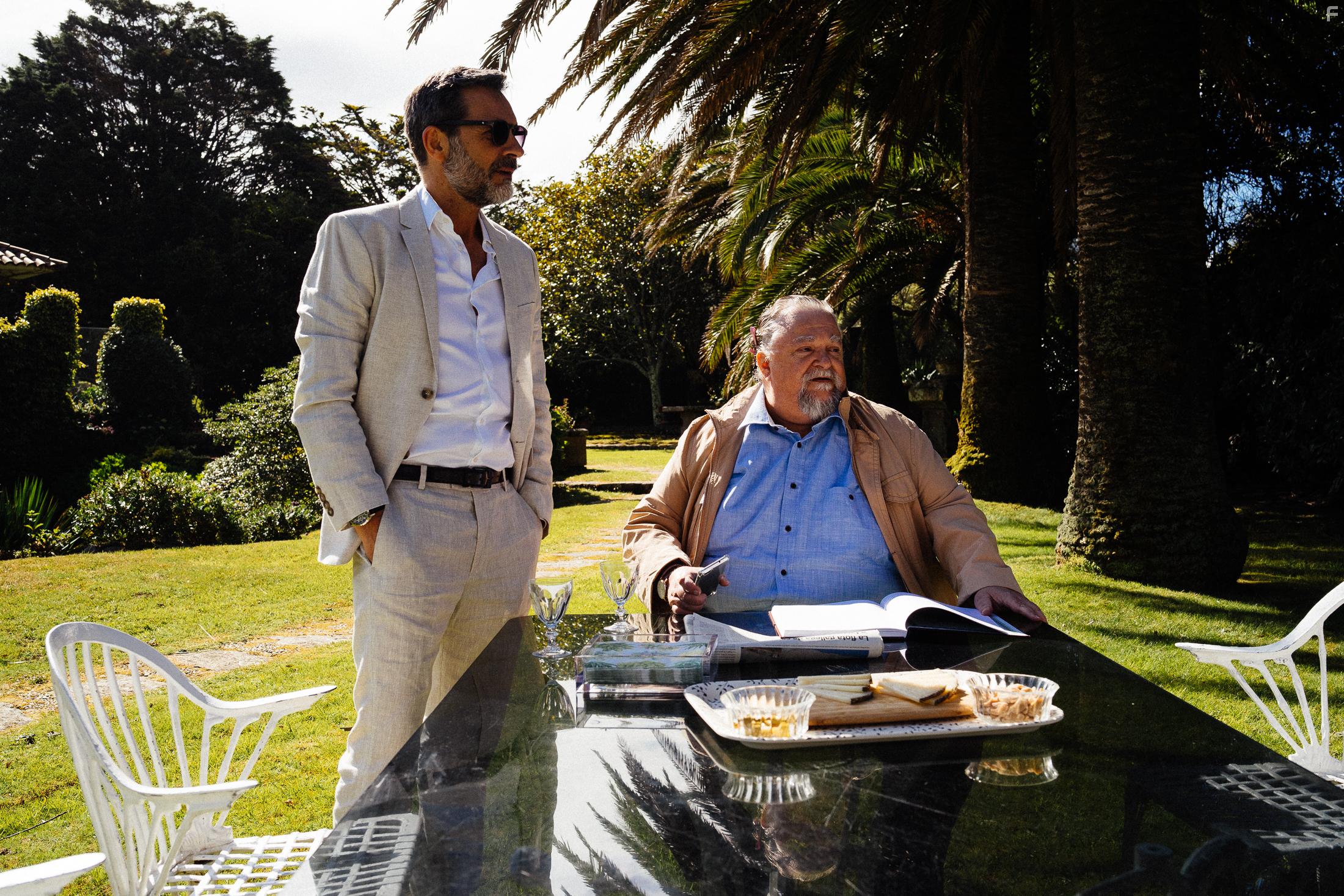 Monti Castieiras and Tacho Gonzlez in Auga Seca (2020)