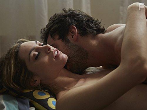 Gabriel Godoy and Juliana Schalch in O Negcio (2013)