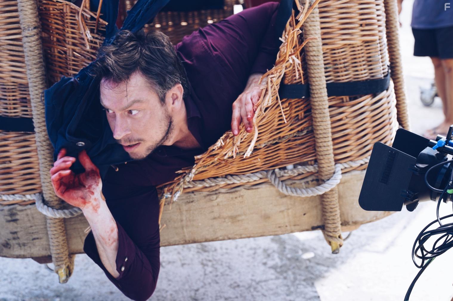 S.O.S. Survive or Sacrifice (2020)