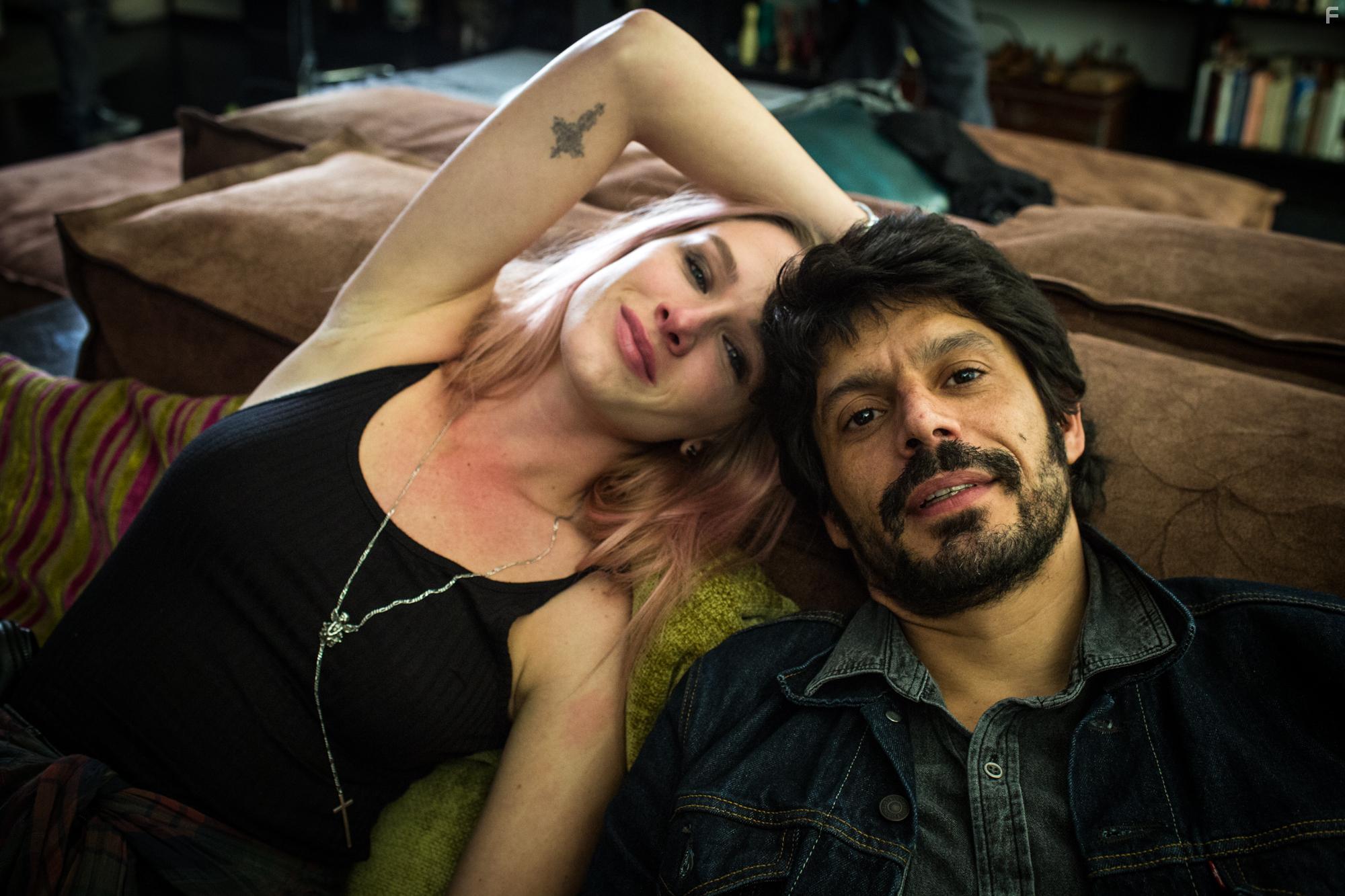 Fiorella Mattheis and Lourinelson Vladmir in Rua Augusta (2018)