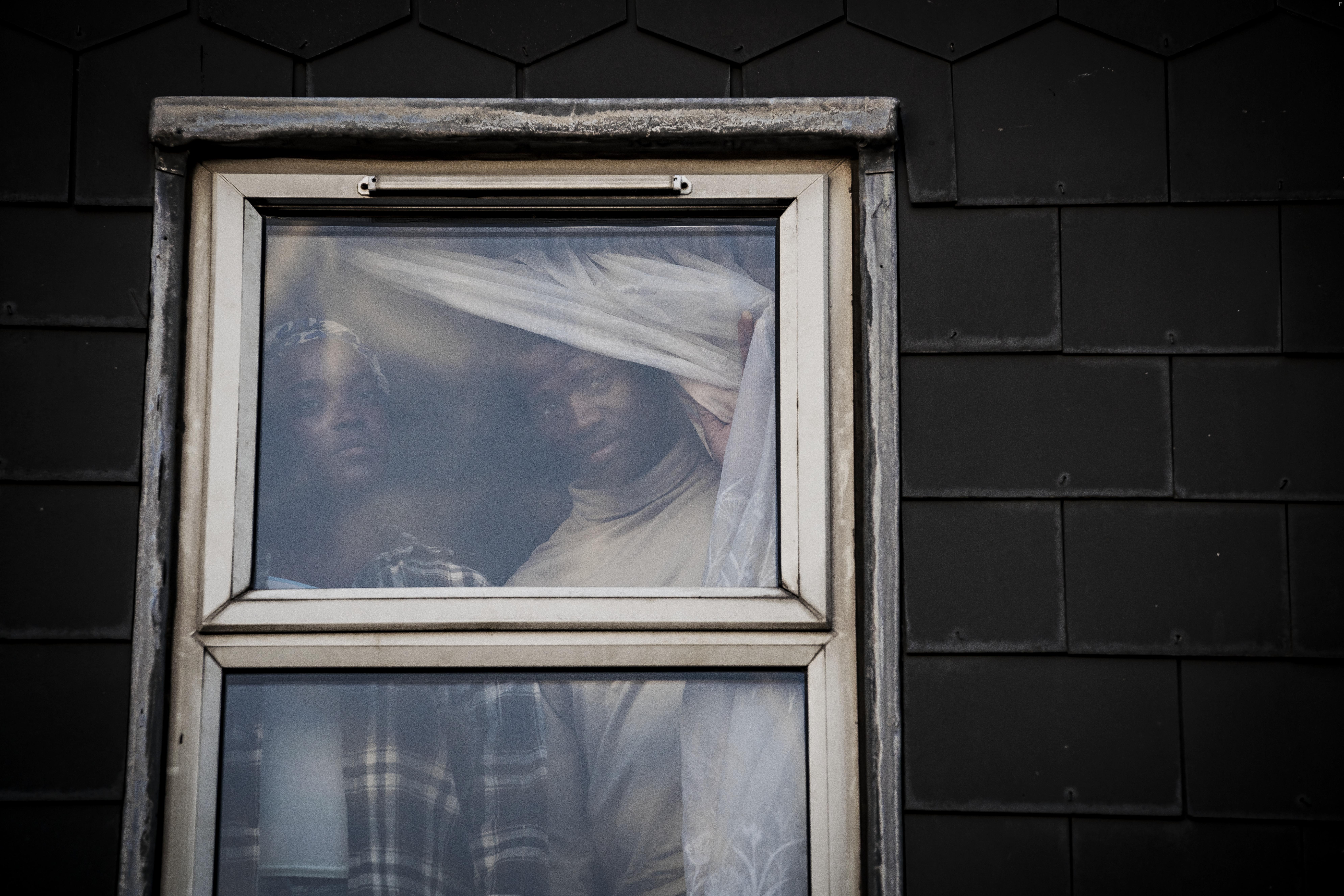 Wunmi Mosaku and Sope Dirisu in His House (2020)