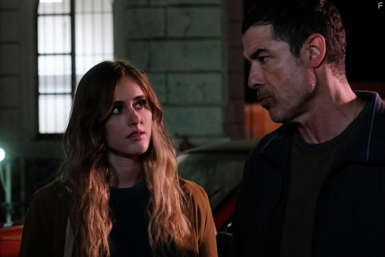 Alessandro Gassmann and Zoe Tavarelli in Io ti cercher (2020)