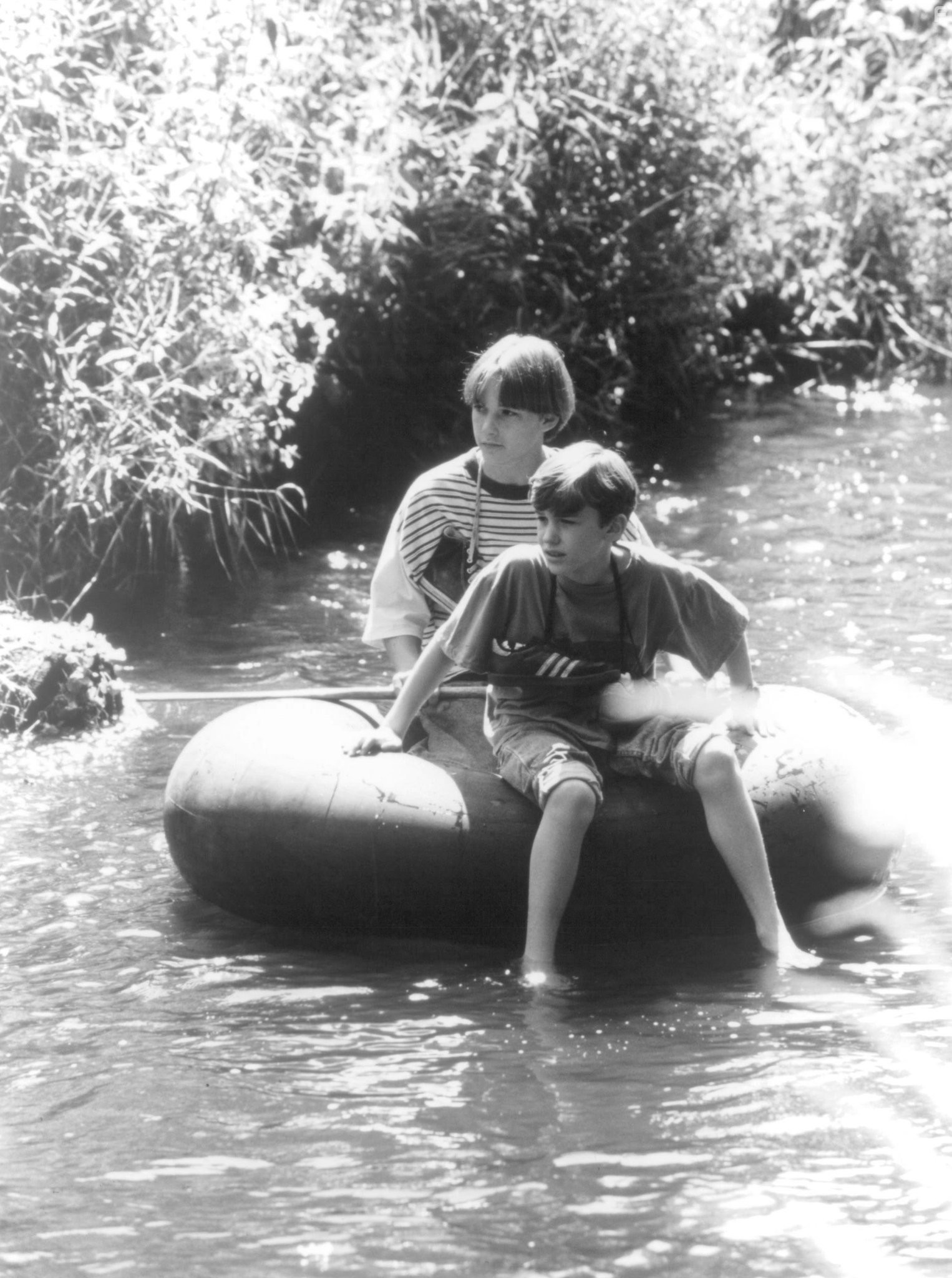 Brad Renfro and Joseph Mazzello in Лекарство (1995)