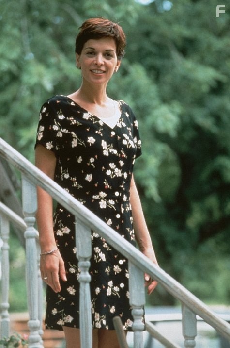 Annabella Sciorra in Лекарство (1995)