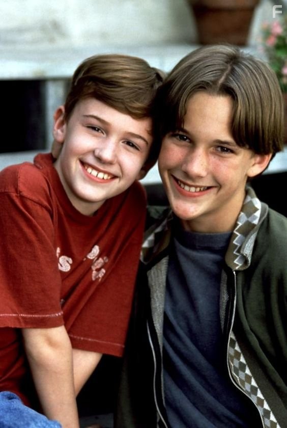 Brad Renfro and Joseph Mazzello in Лекарство (1995)