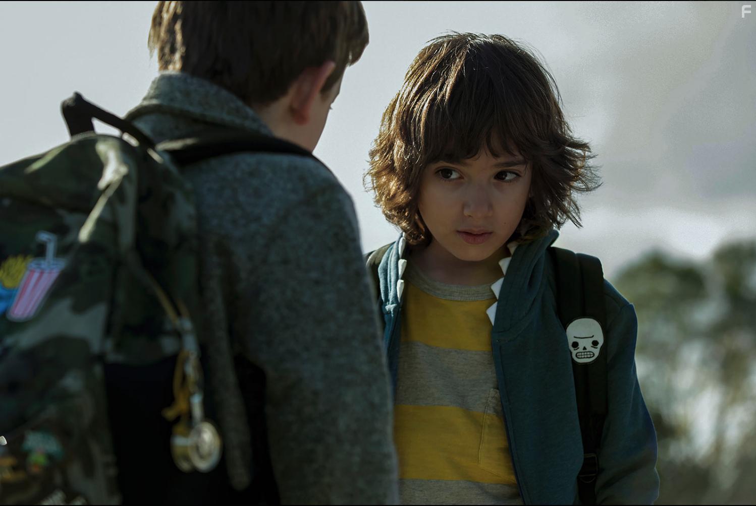 Still of Azhy Robertson and Winslow Fegley in Come Play