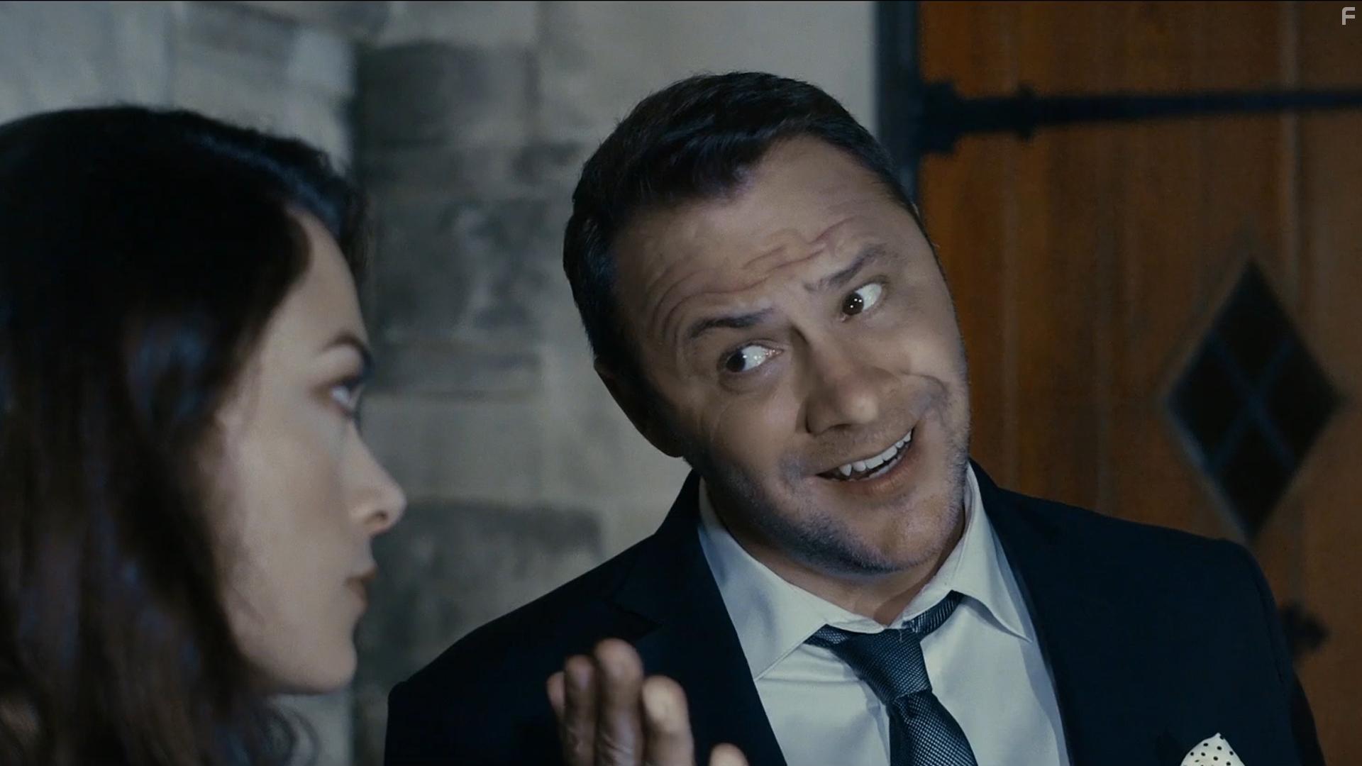 Lorrisa Julianus and Shannon Brown in The Misadventures of Mistress Maneater (2020)