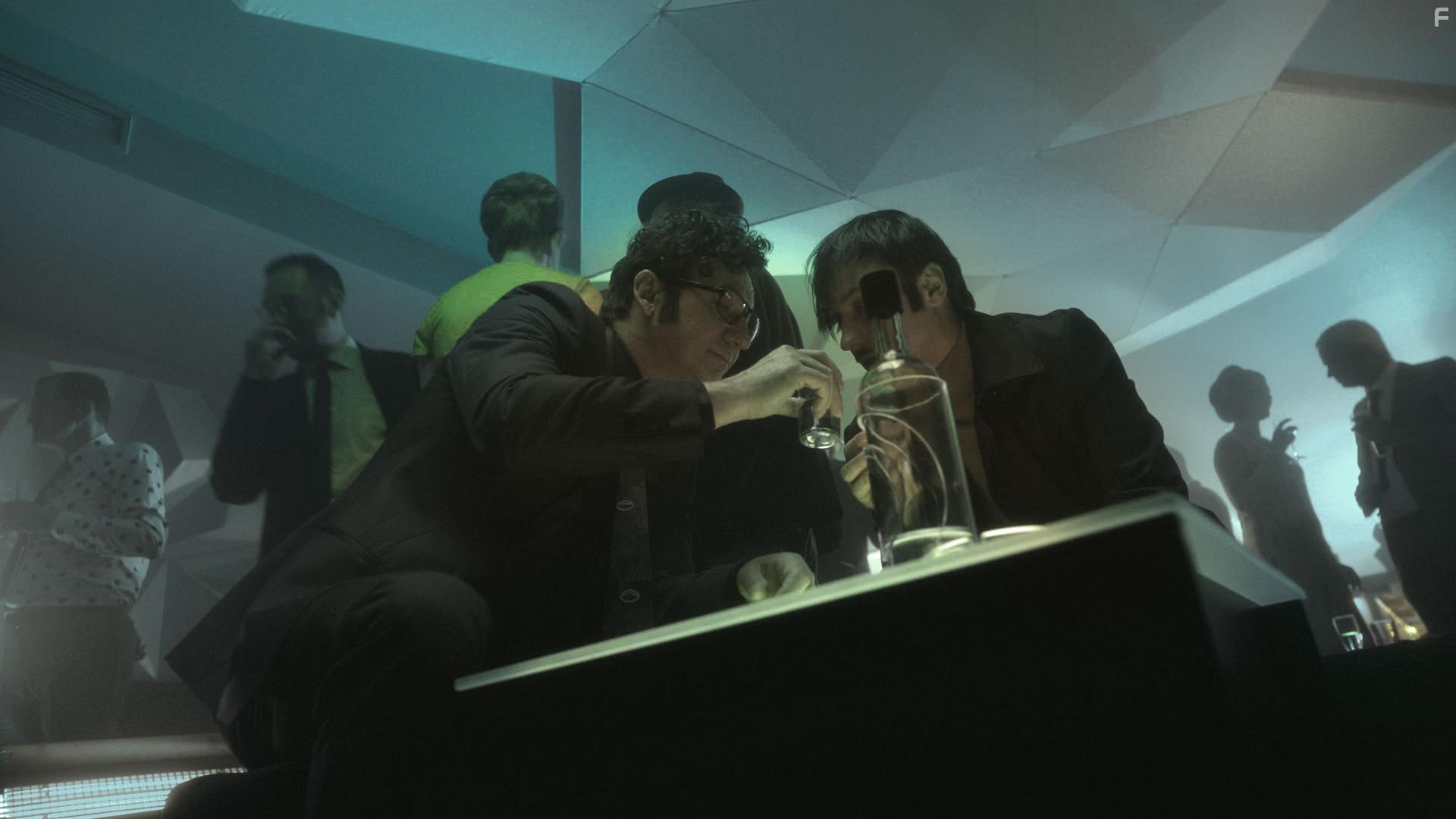 Rafal Mackowiak and Robert Wieckiewicz in Ja teraz klamie (2019)