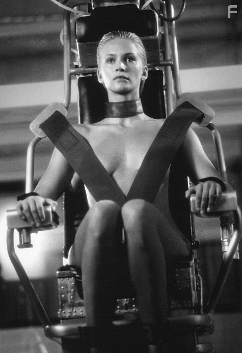 Natasha Henstridge in Особь II (1998)