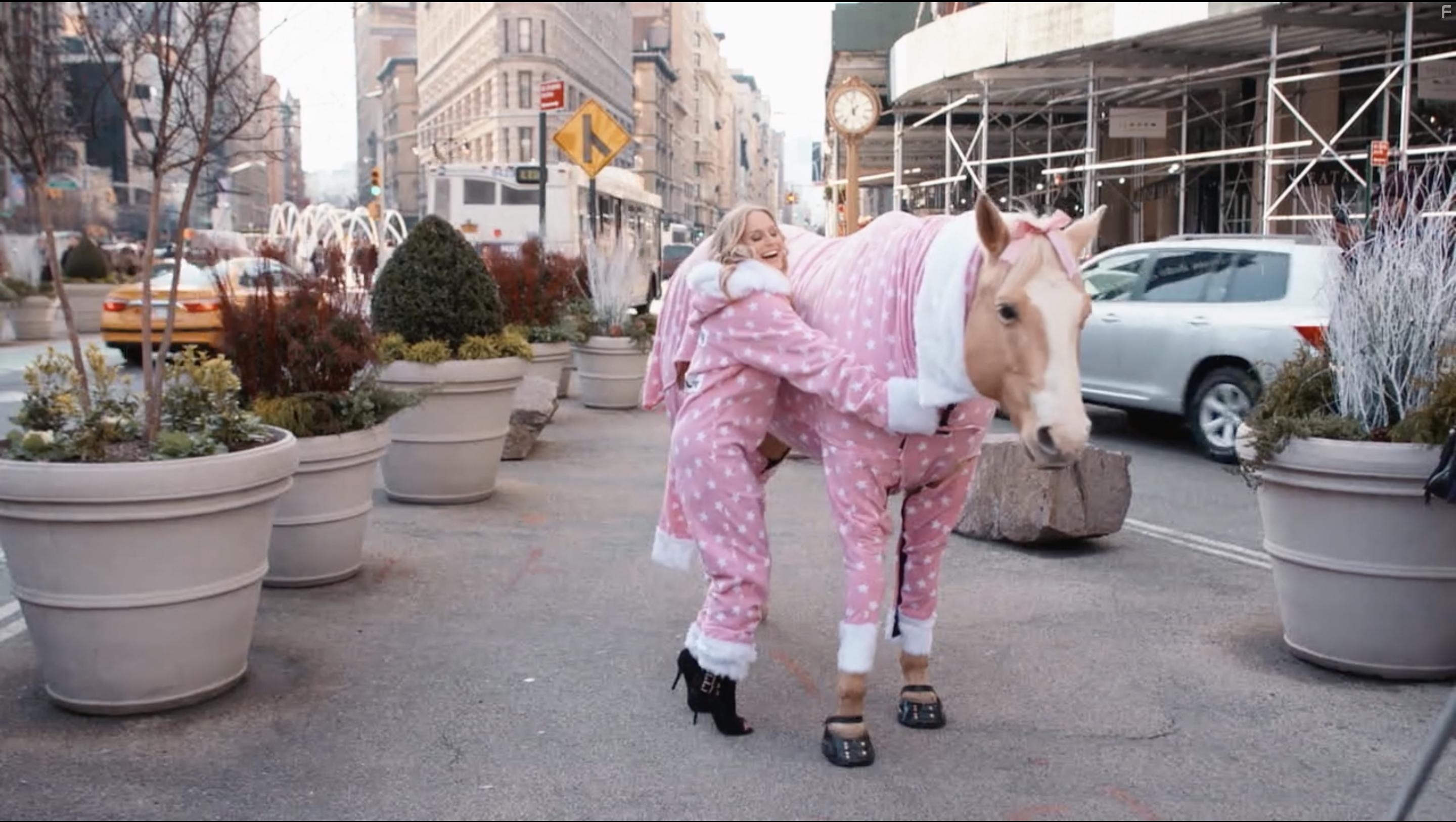 Jenn Gotzon in The Farmer and the Belle: Saving Santaland (2020)