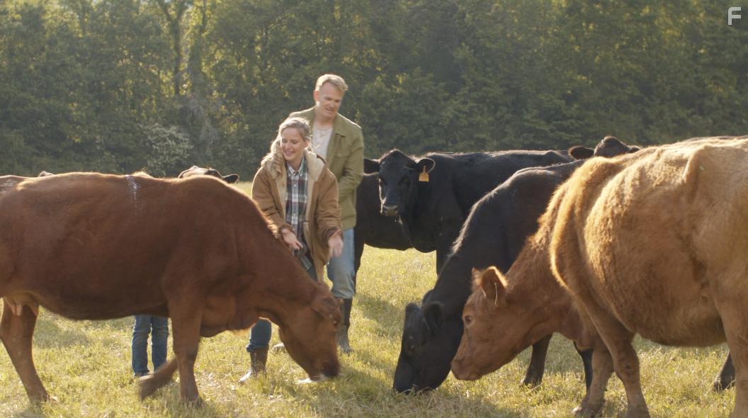 Jenn Gotzon and Jim E. Chandler in The Farmer and the Belle: Saving Santaland (2020)