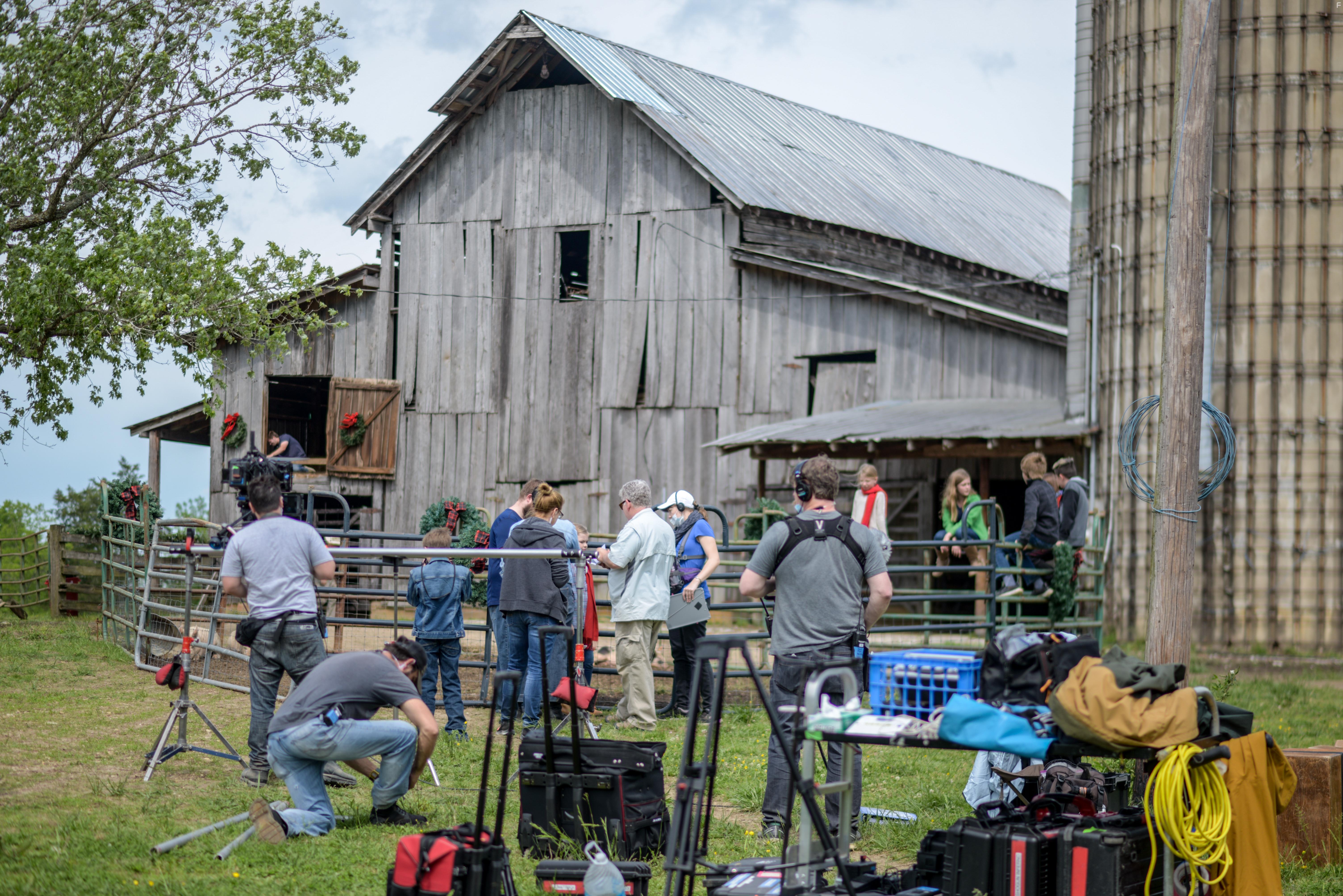 The Farmer and the Belle: Saving Santaland (2020)